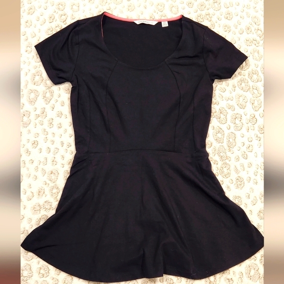 NWOT Isaac Mizrahi Size XXS Peplum Black Top - Picture 1 of 7